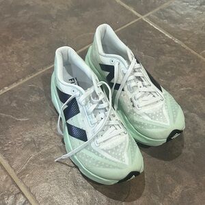 New Balance Fuel Cell Rebel v4